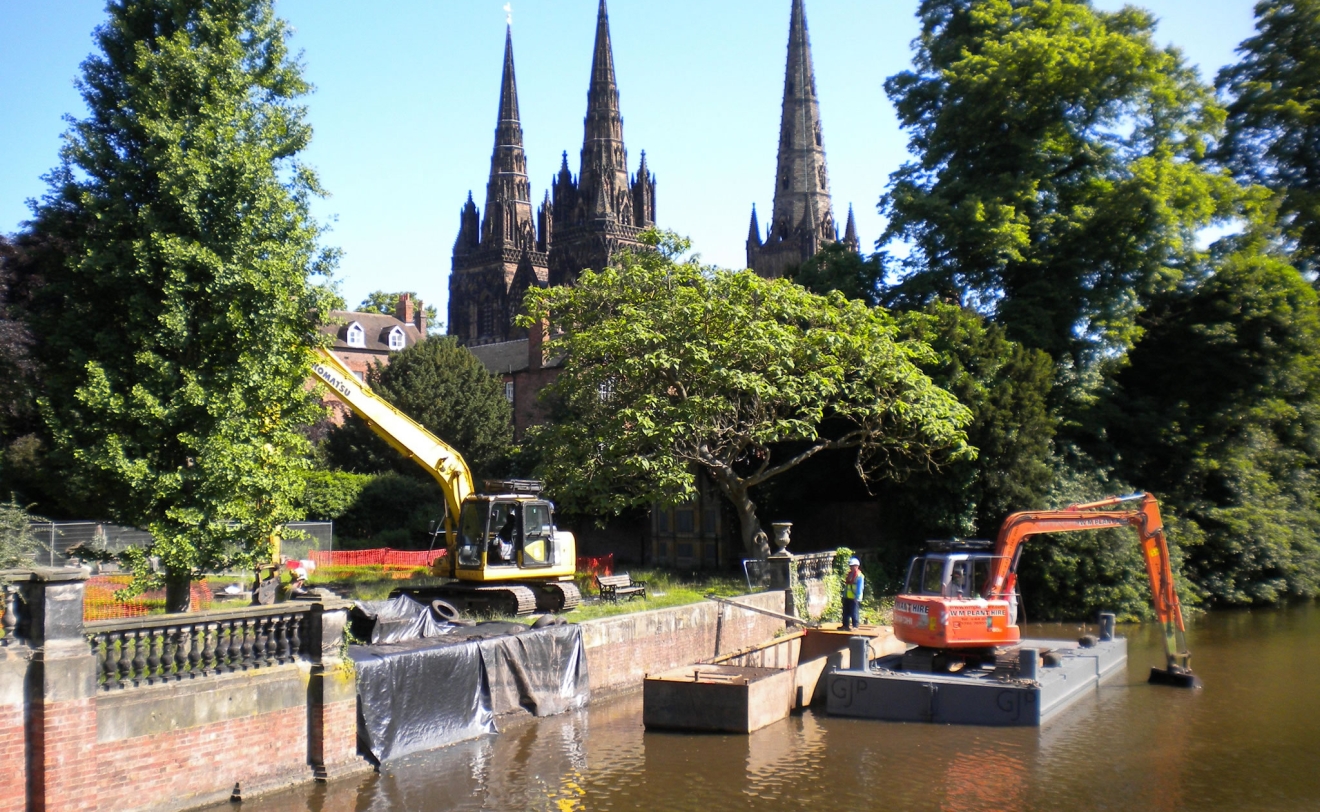 Dredging in front of Lichfield Cathedral