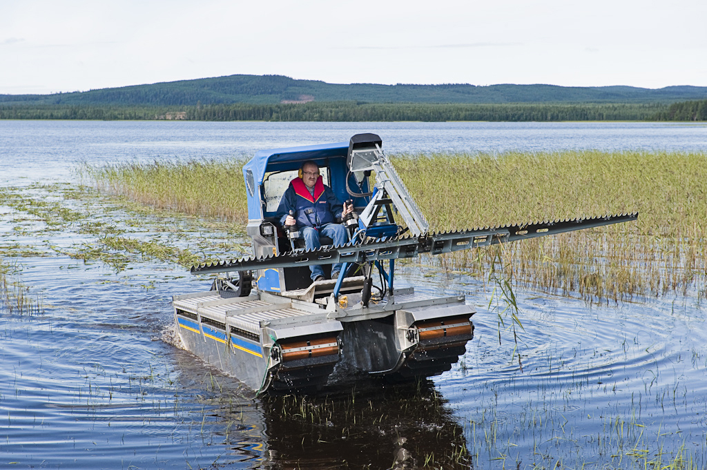 Truxor amphibious vehicle for hire