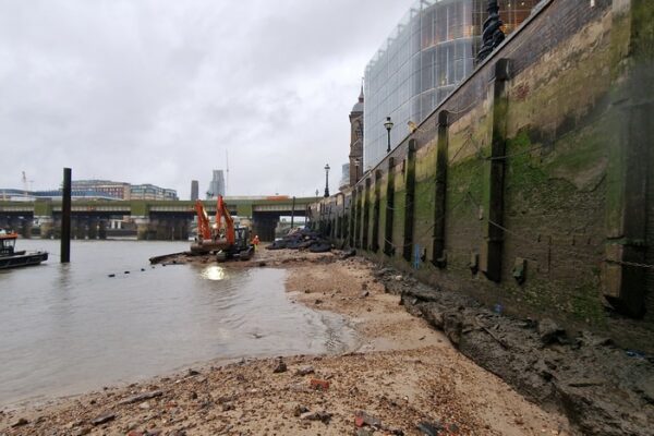 river-thames-bank-erosion