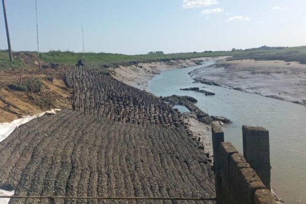 rock-mattresses-and-piles-on-bank-of-river-rother