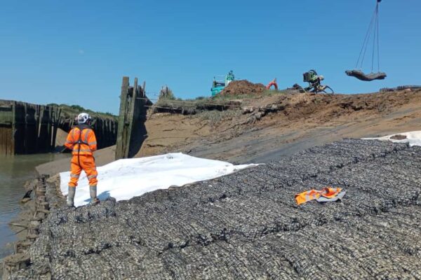 rock-mattresses-on-river-rother-bank